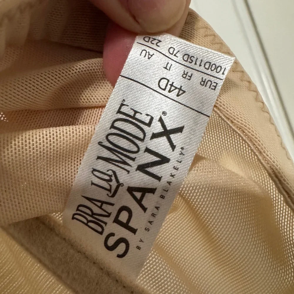 SPANX Bra La Mode Bra 44D Beige Smoothing Power Mesh‎ Back Smoothing - Picture 2 of 4